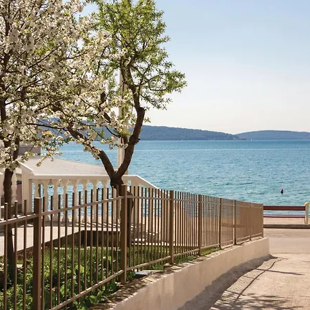 Apartamento Kastel Kambelovac With Bath
